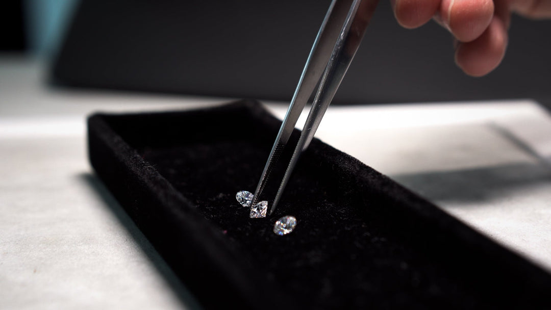 Lab Grown vs Natural Diamonds: What’s The Difference in Appearance and Cost?
