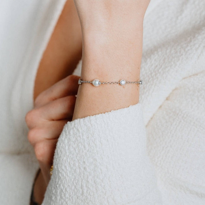 Diamonfire Alternating Shell Pearl and Zirconia Station Bracelet